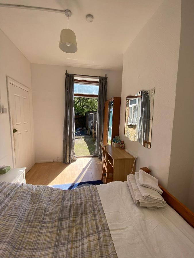 Homestay Near Tottenham Hotspur Stadium London Exterior photo