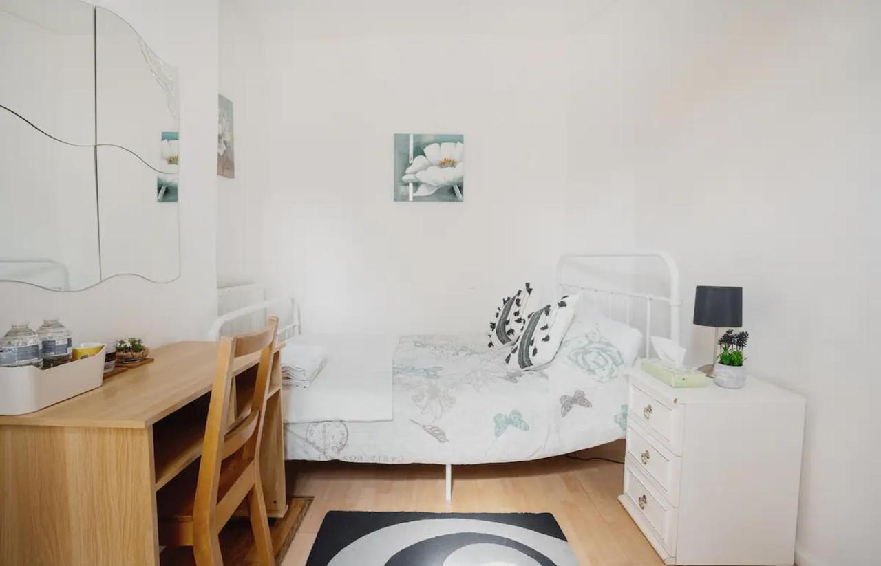 Homestay Near Tottenham Hotspur Stadium London Exterior photo