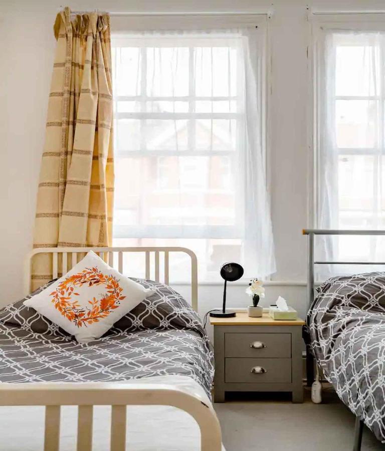 Homestay Near Tottenham Hotspur Stadium London Exterior photo
