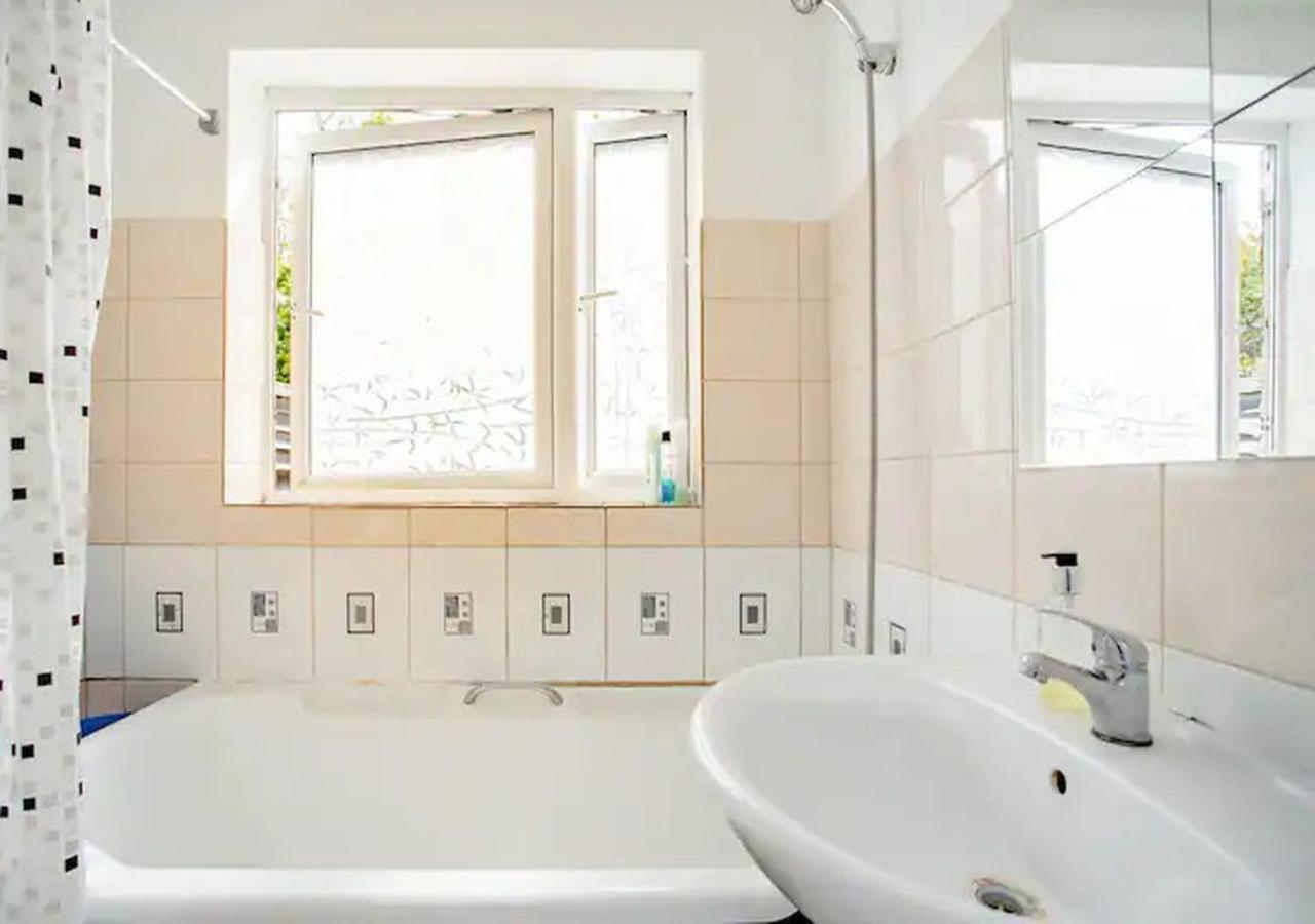 Homestay Near Tottenham Hotspur Stadium London Exterior photo