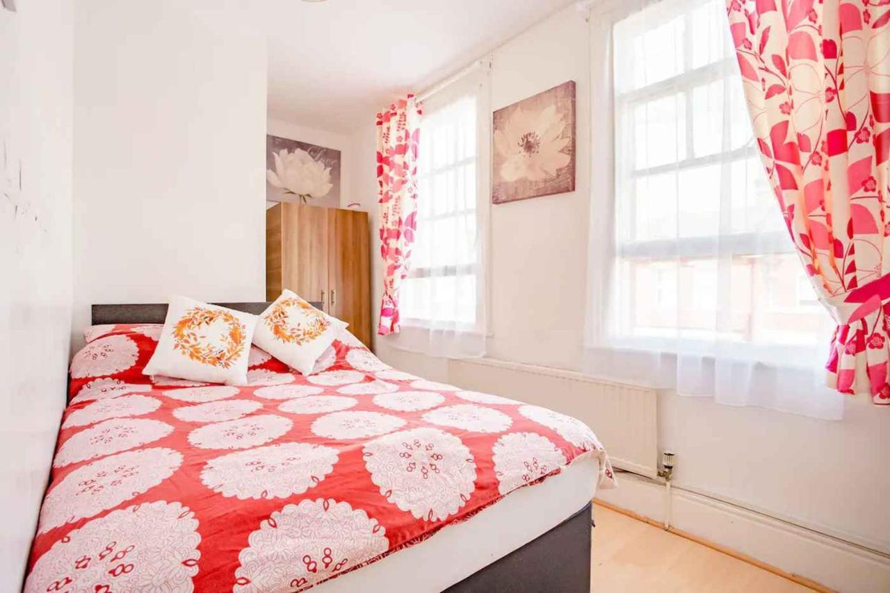 Homestay Near Tottenham Hotspur Stadium London Exterior photo